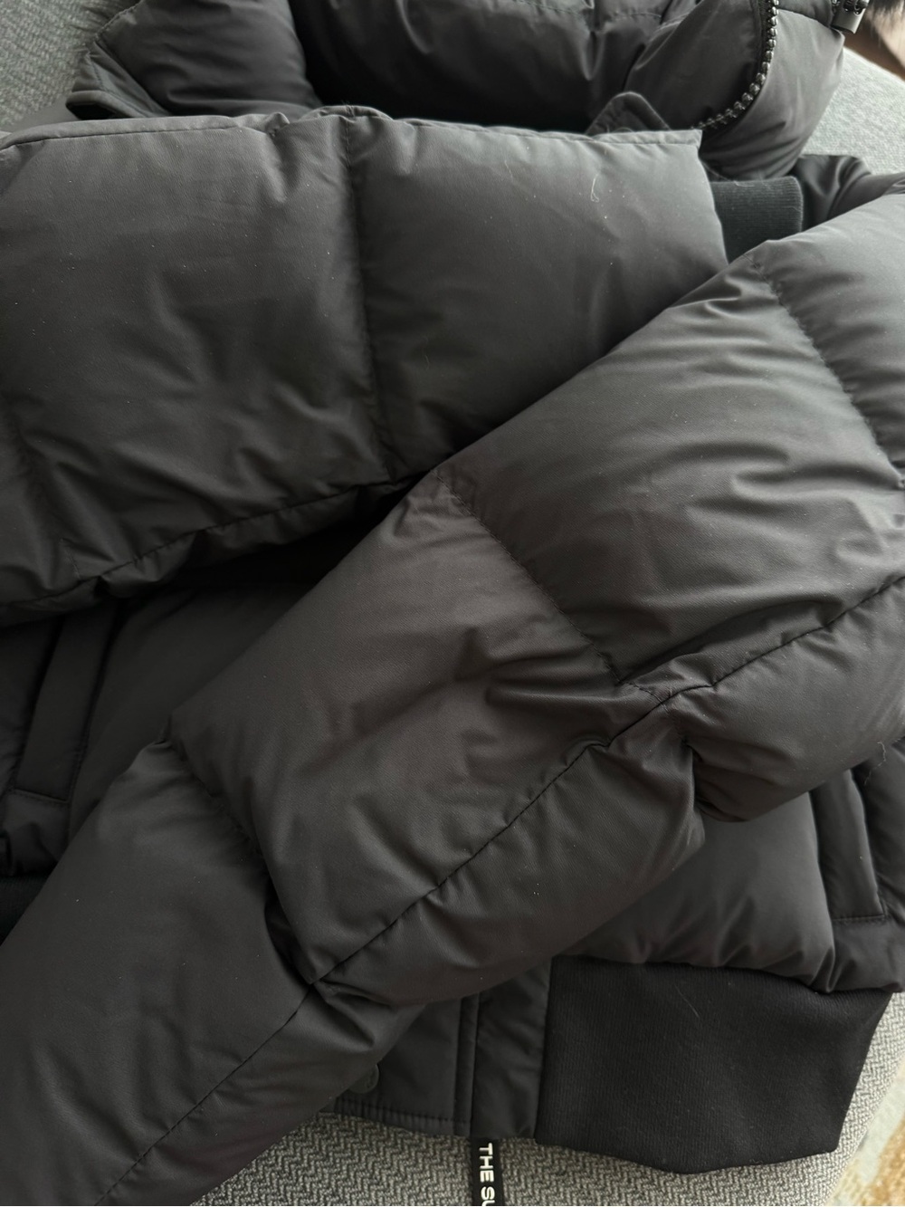 **SOLD**✨Aritzia Super Chalet Puff 800 fill Black Winter Puffer Jacket - Picture 10 of 13